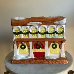 Holiday Piggy Bank Porcelain 8in x 6in x 3in with Wreath and Snow Details